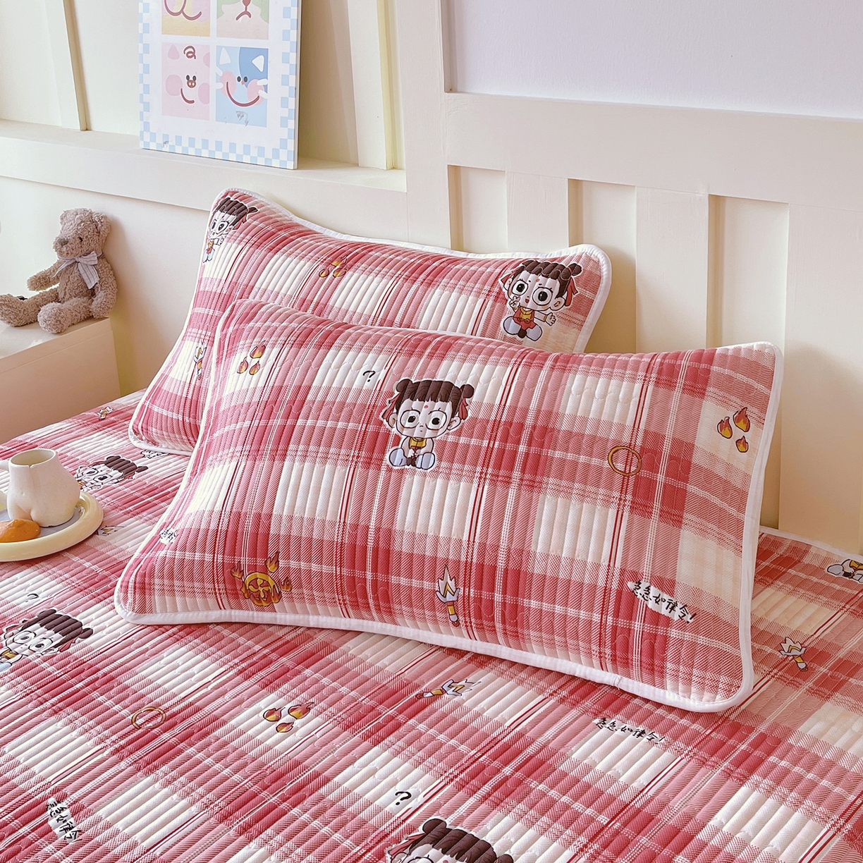 91家纺网 家纺一手货源 找家纺 金鑫汇家纺 2025新款A类全绗缝夹棉印花枕套 传奇哪吒·红