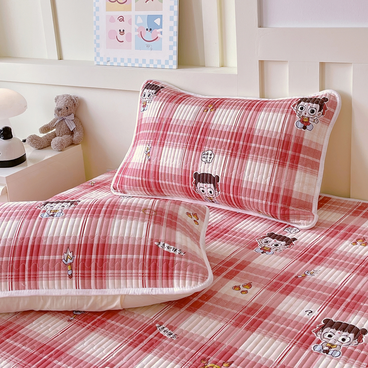 91家纺网 家纺一手货源 找家纺 金鑫汇家纺 2025新款A类全绗缝夹棉印花枕套 传奇哪吒·红