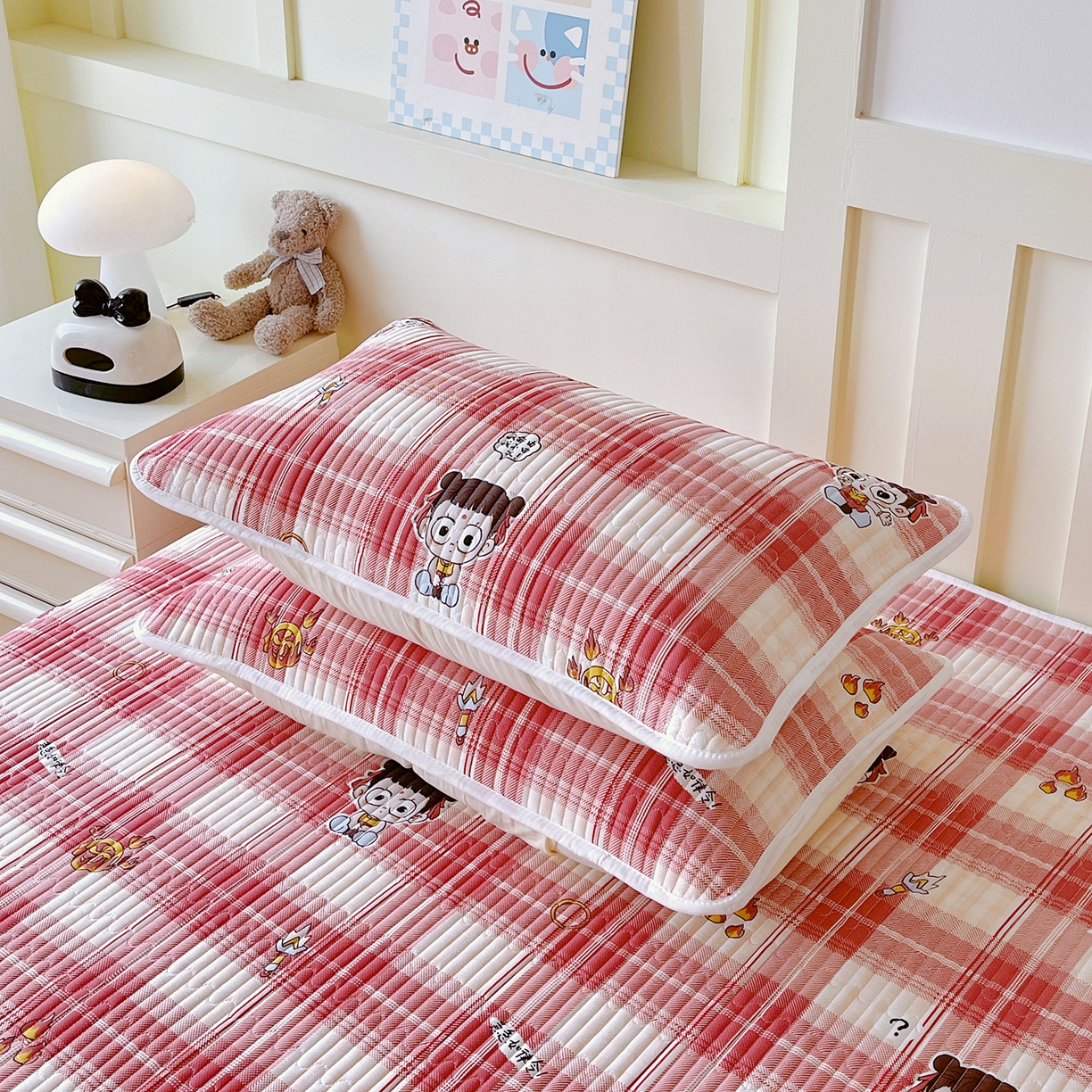 91家纺网 家纺一手货源 找家纺 金鑫汇家纺 2025新款A类全绗缝夹棉印花枕套 传奇哪吒·红