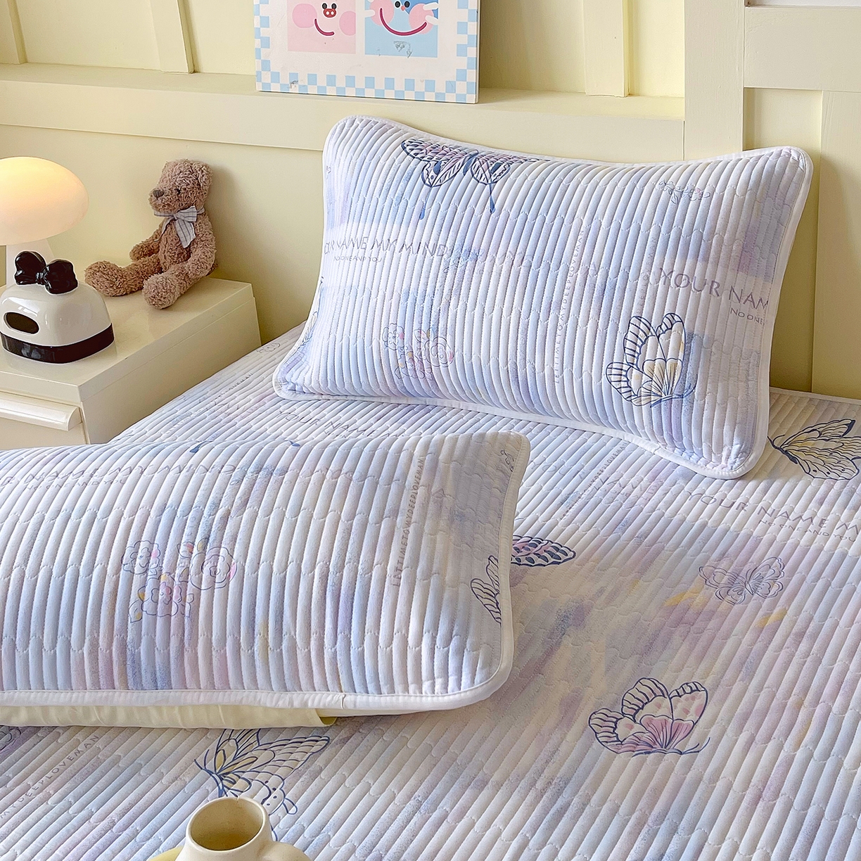 91家纺网 家纺一手货源 找家纺 金鑫汇家纺 2025新款A类全绗缝夹棉印花枕套 梦蝶