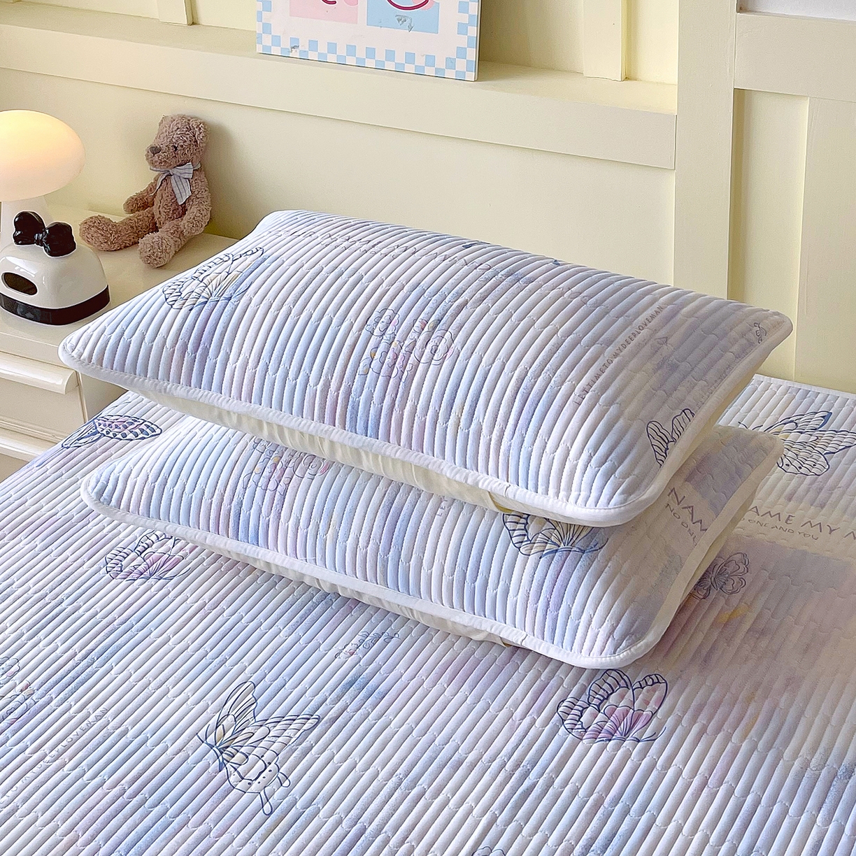 91家纺网 家纺一手货源 找家纺 金鑫汇家纺 2025新款A类全绗缝夹棉印花枕套 梦蝶