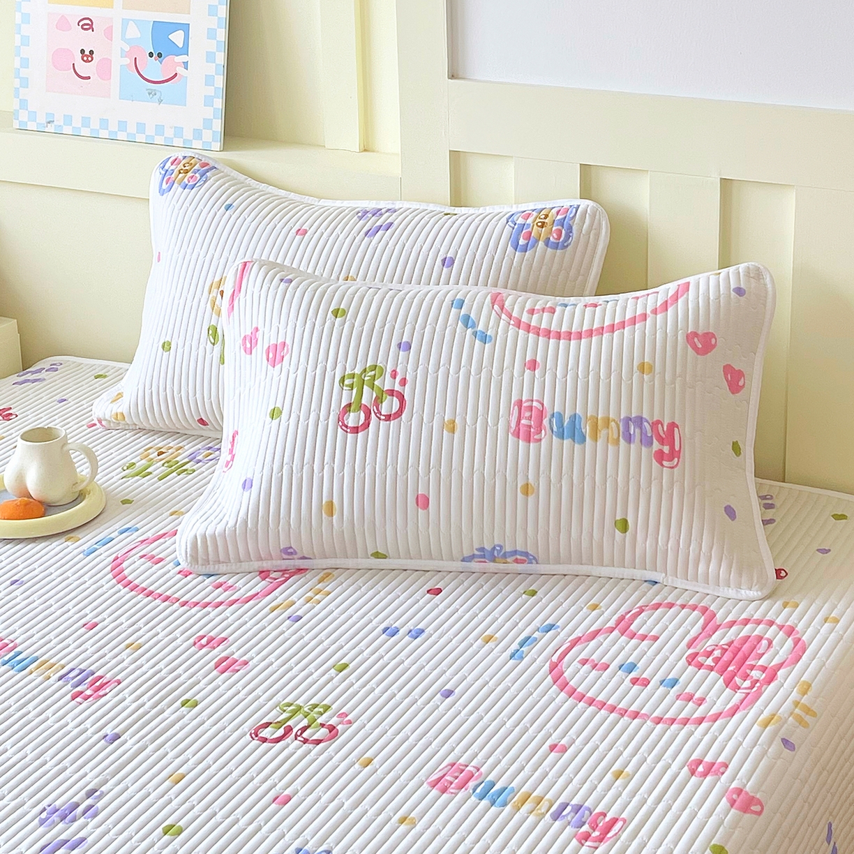 91家纺网 家纺一手货源 找家纺 金鑫汇家纺 2025新款A类全绗缝夹棉印花枕套 奇趣小兔