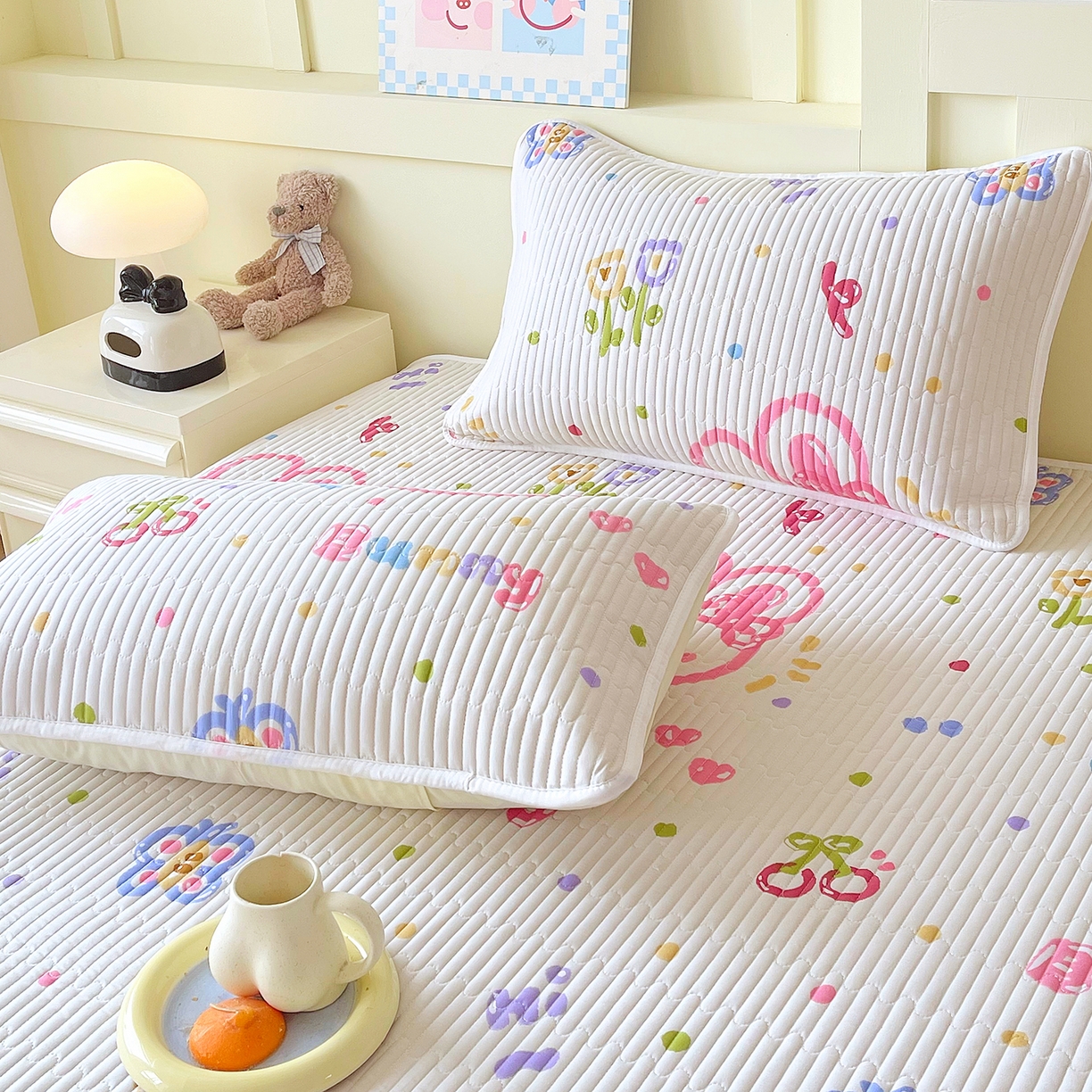 91家纺网 家纺一手货源 找家纺 金鑫汇家纺 2025新款A类全绗缝夹棉印花枕套 奇趣小兔