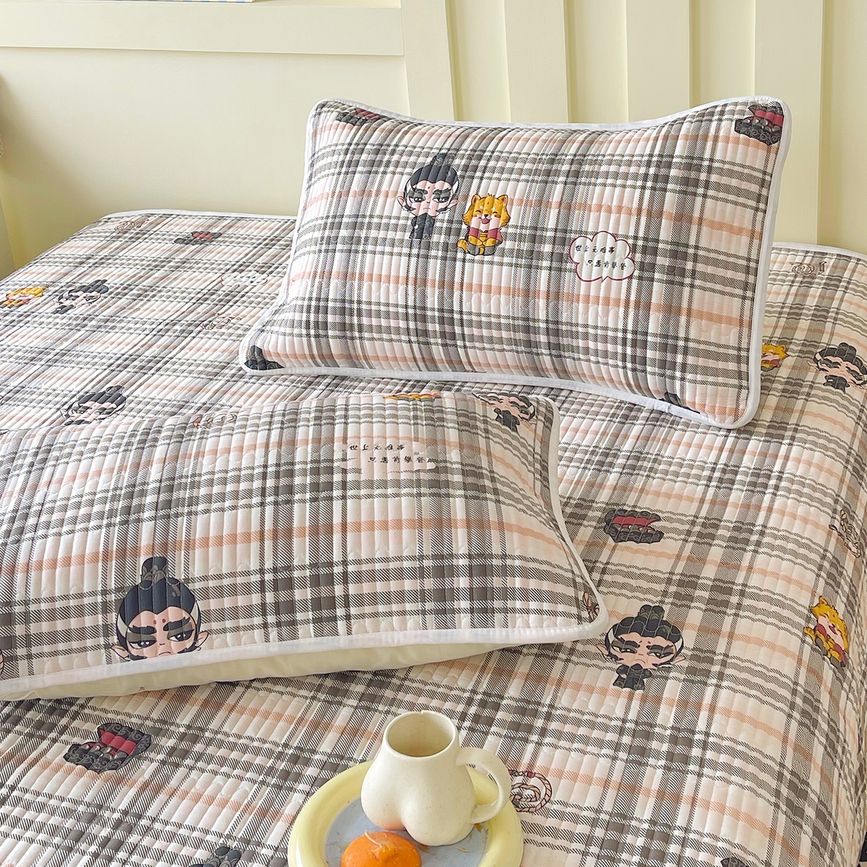 91家纺网 家纺一手货源 找家纺 金鑫汇家纺 2025新款A类全绗缝夹棉印花枕套 无畏申公豹·咖