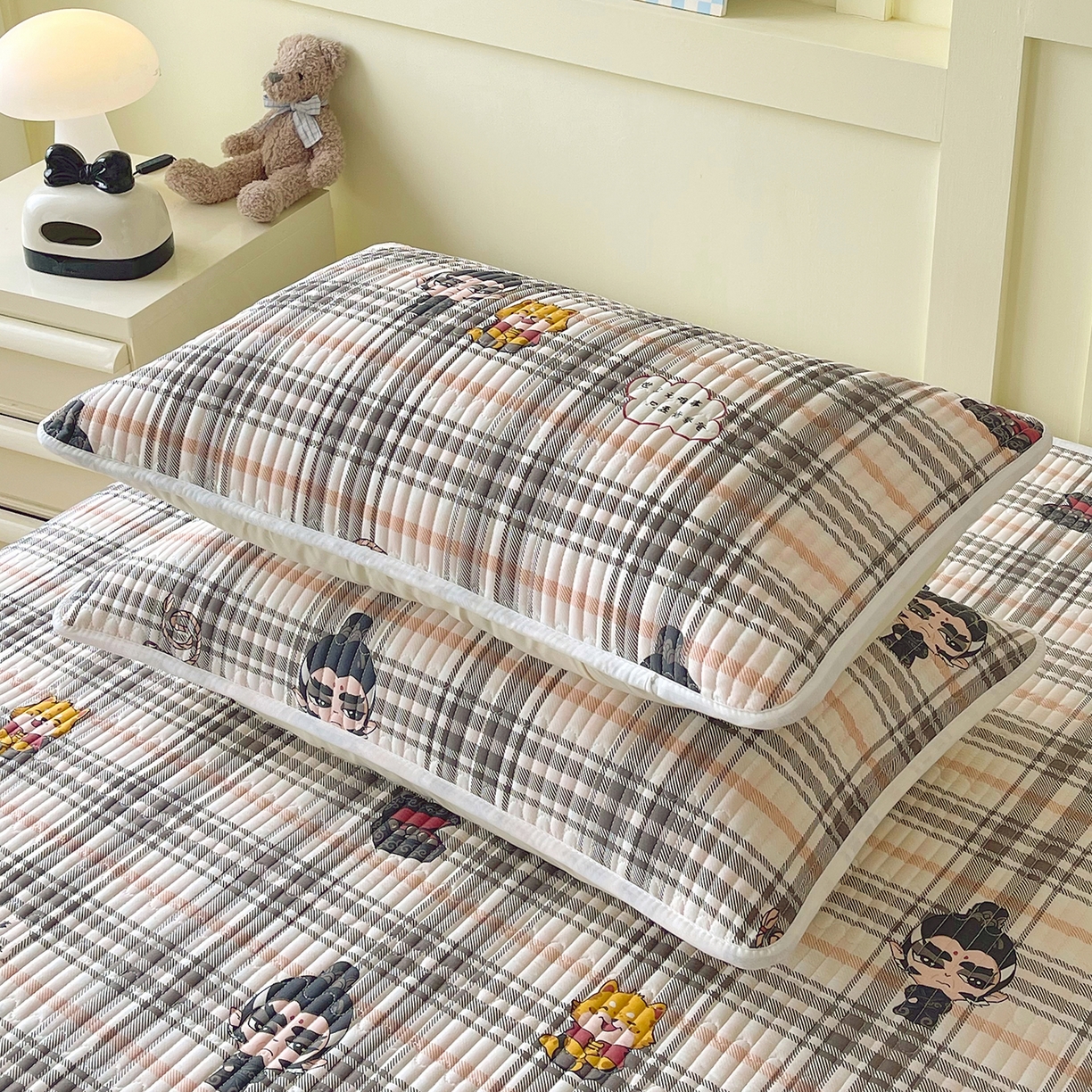 91家纺网 家纺一手货源 找家纺 金鑫汇家纺 2025新款A类全绗缝夹棉印花枕套 无畏申公豹·咖