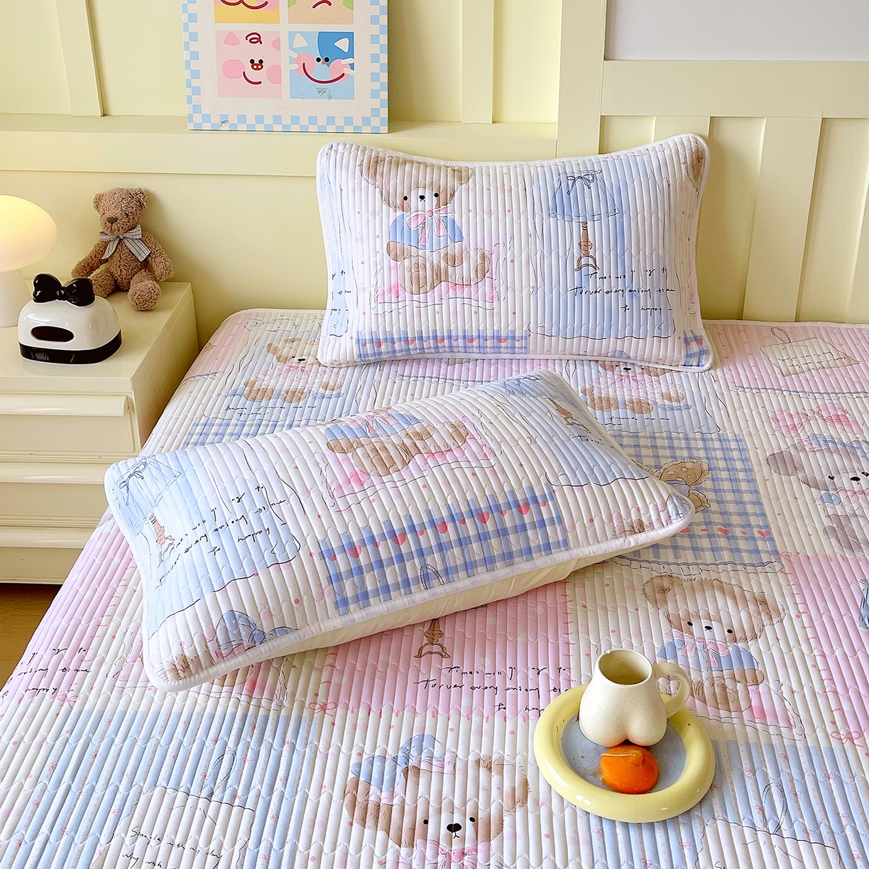 91家纺网 家纺一手货源 找家纺 金鑫汇家纺 2025新款A类全绗缝夹棉印花枕套 熊熊精灵