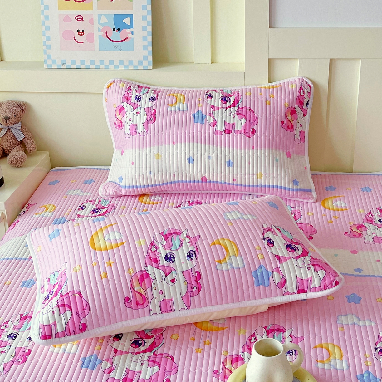 91家纺网 家纺一手货源 找家纺 金鑫汇家纺 2025新款A类全绗缝夹棉印花枕套 小马莉儿