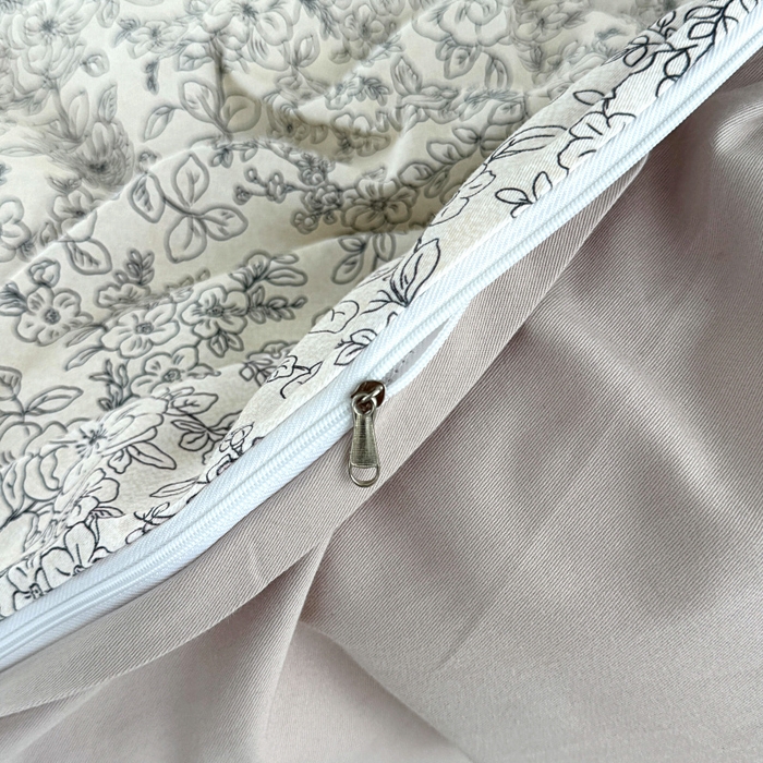 91家纺网 家纺一手货源 找家纺 艾迪尚家纺 2025新款生态全棉纯棉磨毛印花四件套 樱花雪-灰