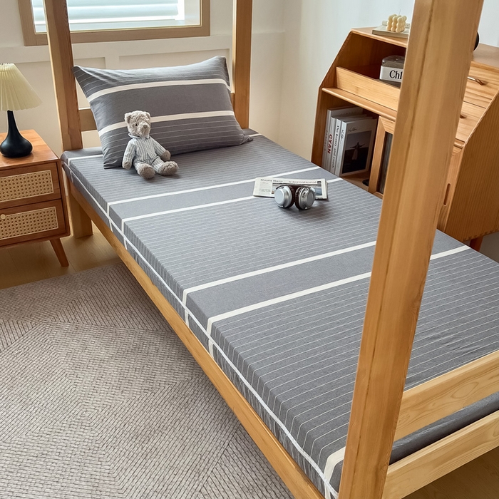 91家纺网 家纺一手货源 找家纺 鸣升家纺 2025新款全棉纯棉色织水洗棉学生宿舍床三件套上下铺三件套六件套 灰条