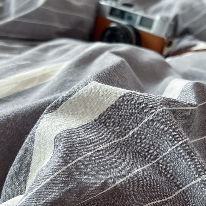 91家纺网 家纺一手货源 找家纺 鸣升家纺 2025新款全棉纯棉色织水洗棉学生宿舍床三件套上下铺三件套六件套 灰条