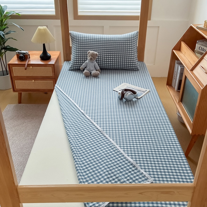 91家纺网 家纺一手货源 找家纺 鸣升家纺 2025新款全棉纯棉色织水洗棉学生宿舍床三件套上下铺三件套六件套 浅蓝小格