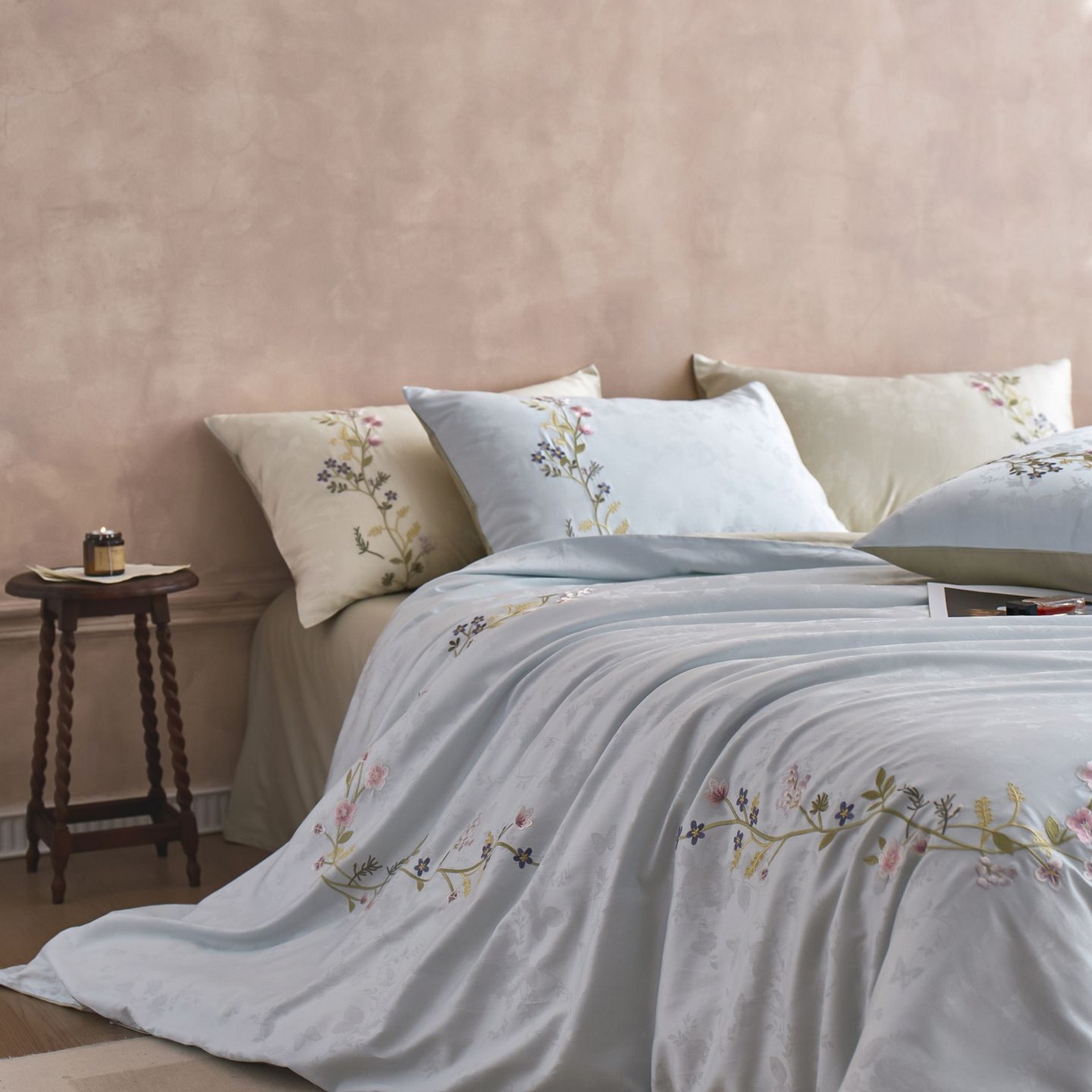 91家纺网 家纺一手货源 找家纺 （总）初拾 2025新款100s全棉提花刺绣系列—花步巷