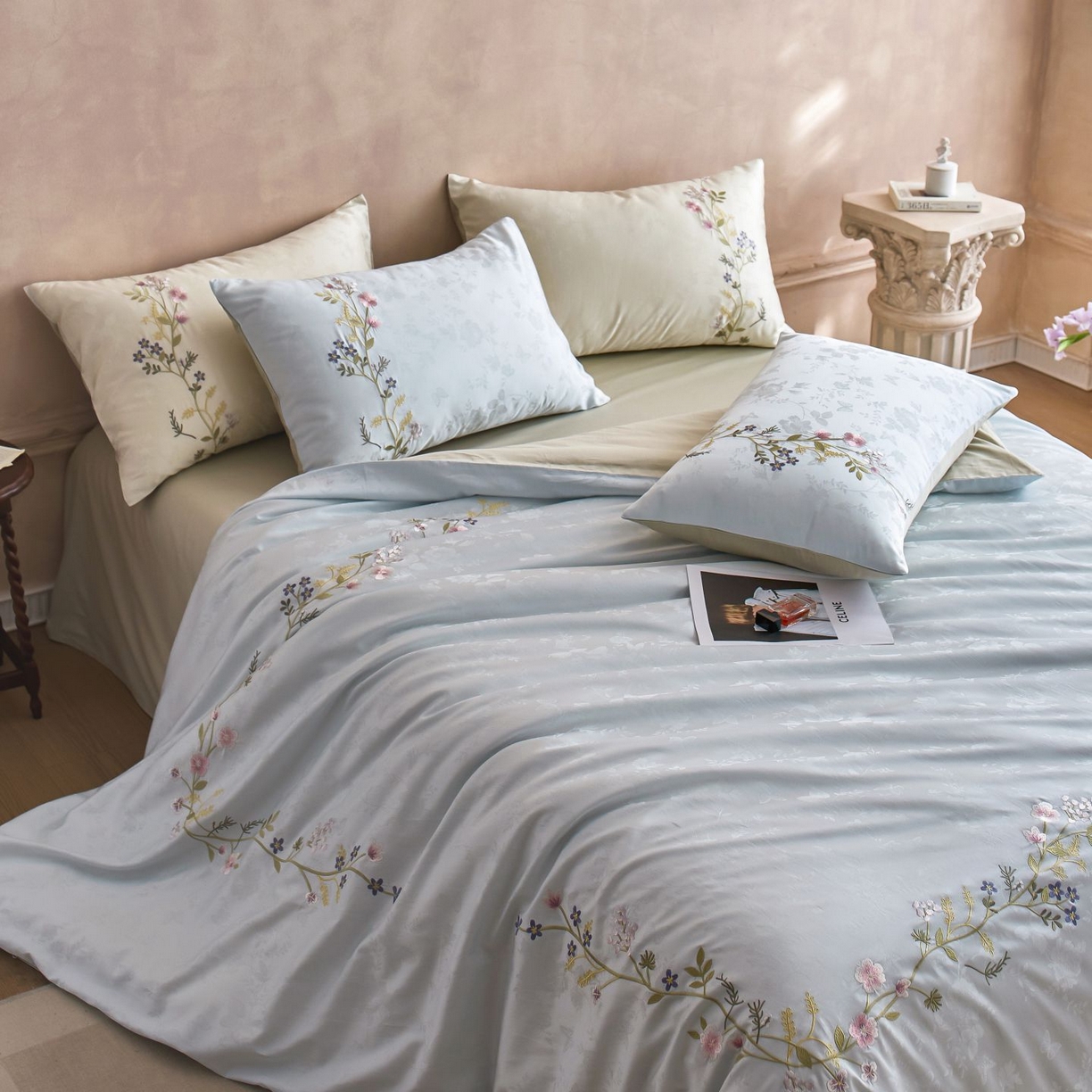 91家纺网 家纺一手货源 找家纺 初拾 2025新款100s全棉提花刺绣系列—花步巷 花步巷-海边蓝