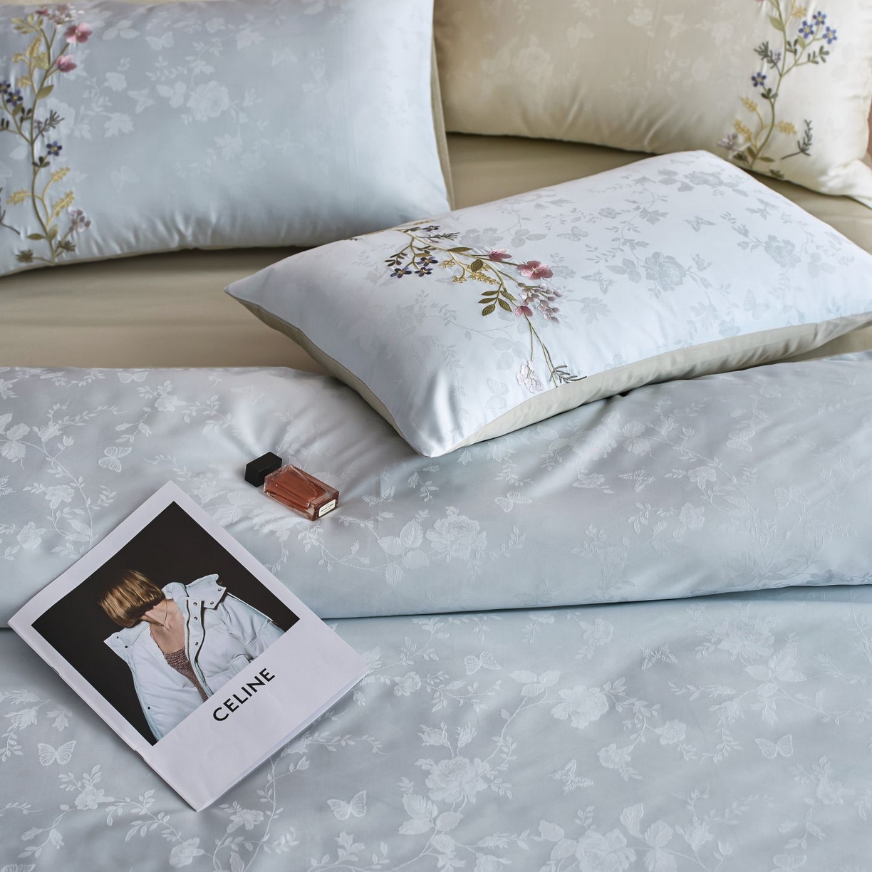 91家纺网 家纺一手货源 找家纺 初拾 2025新款100s全棉提花刺绣系列—花步巷 花步巷-海边蓝