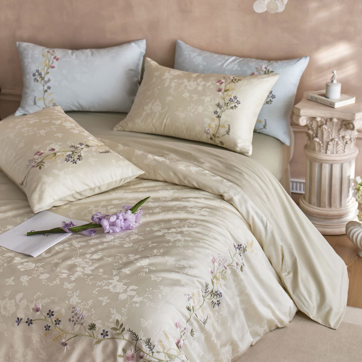 91家纺网 家纺一手货源 找家纺 初拾 2025新款100s全棉提花刺绣系列—花步巷 花步巷-奶油白绿