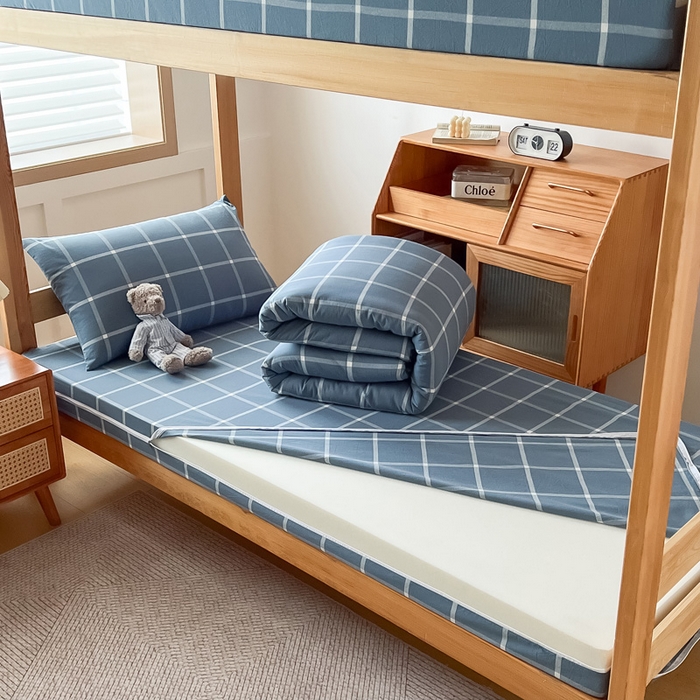 91家纺网 家纺一手货源 找家纺 九沐良品 2025新款全棉纯棉色织水洗棉学生三件套六件套大礼包 柏拉图兰