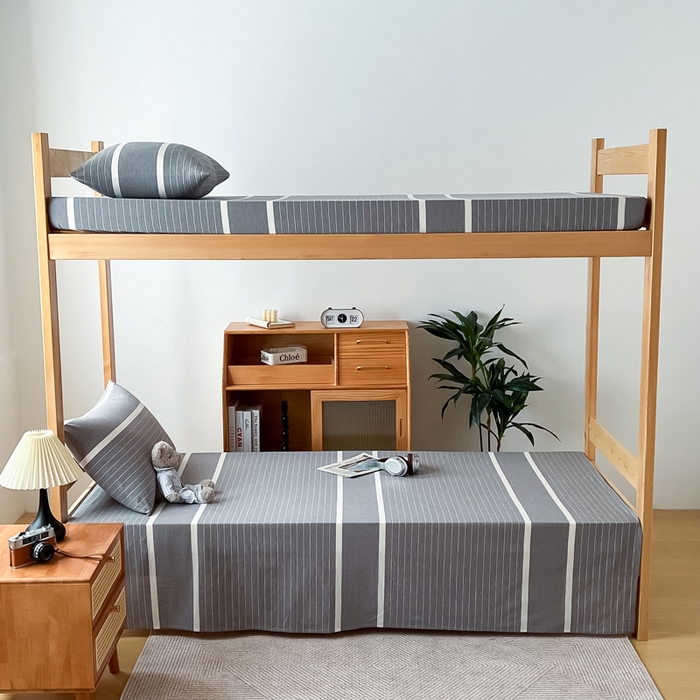 91家纺网 家纺一手货源 找家纺 九沐良品 2025新款全棉纯棉色织水洗棉学生三件套六件套大礼包 灰条