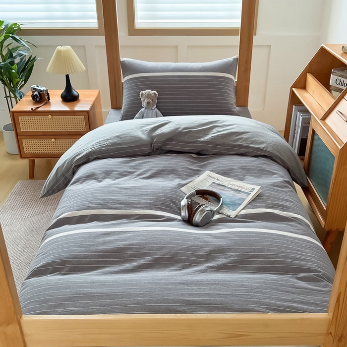 91家纺网 家纺一手货源 找家纺 九沐良品 2025新款全棉纯棉色织水洗棉学生三件套六件套大礼包 灰条