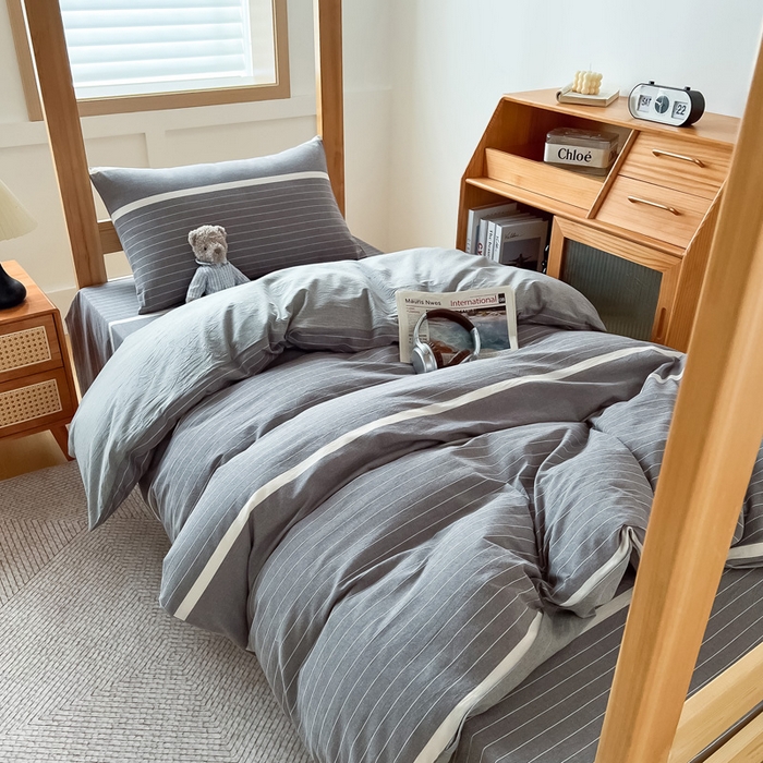 91家纺网 家纺一手货源 找家纺 九沐良品 2025新款全棉纯棉色织水洗棉学生三件套六件套大礼包 灰条