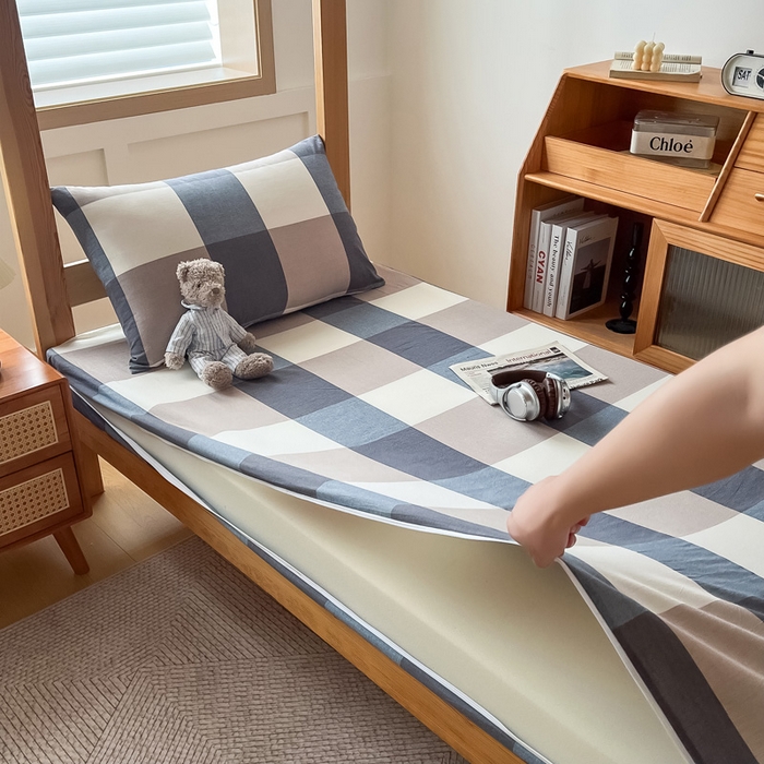 91家纺网 家纺一手货源 找家纺 九沐良品 2025新款全棉纯棉色织水洗棉学生三件套六件套大礼包 米粽丈青格