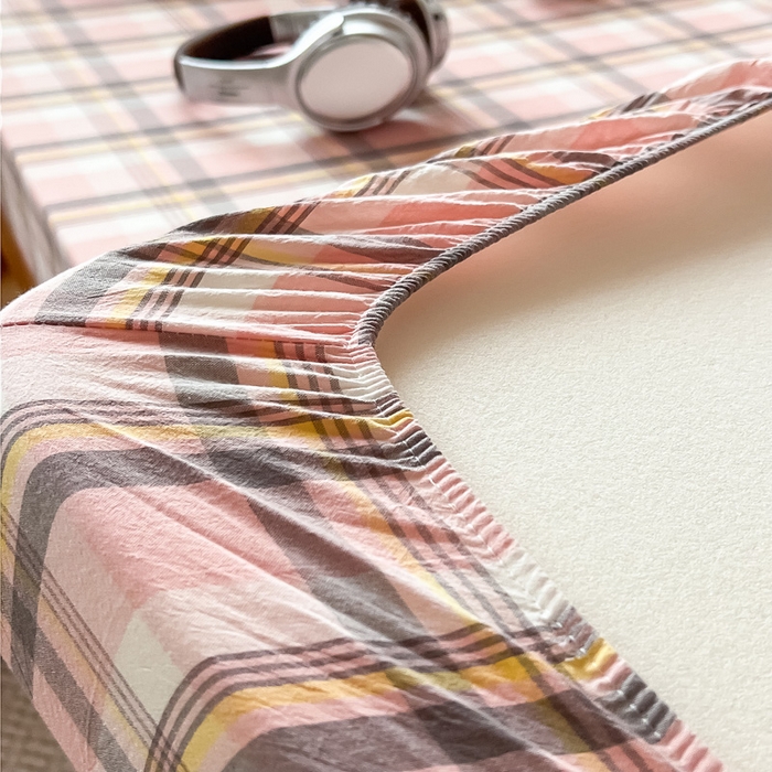 91家纺网 家纺一手货源 找家纺 九沐良品 2025新款全棉纯棉色织水洗棉学生三件套六件套大礼包 莫妮卡粉