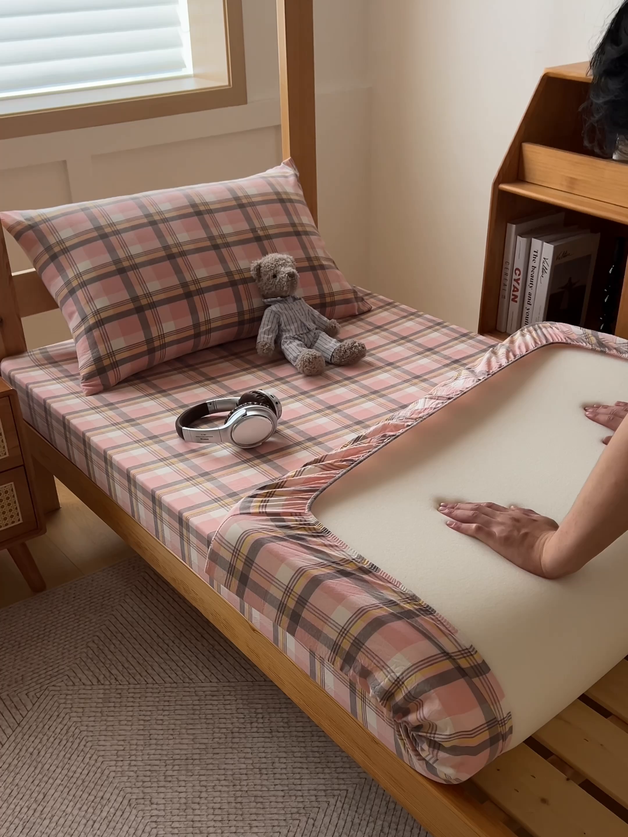 91家纺网 家纺一手货源 找家纺 九沐良品 2025新款全棉纯棉色织水洗棉学生三件套六件套大礼包 莫妮卡粉