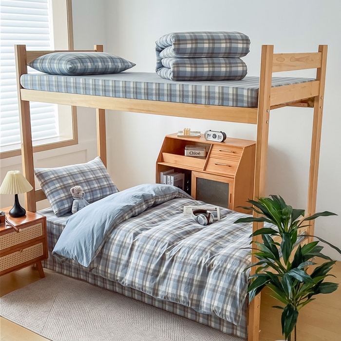 91家纺网 家纺一手货源 找家纺 九沐良品 2025新款全棉纯棉色织水洗棉学生三件套六件套大礼包 莫妮卡兰