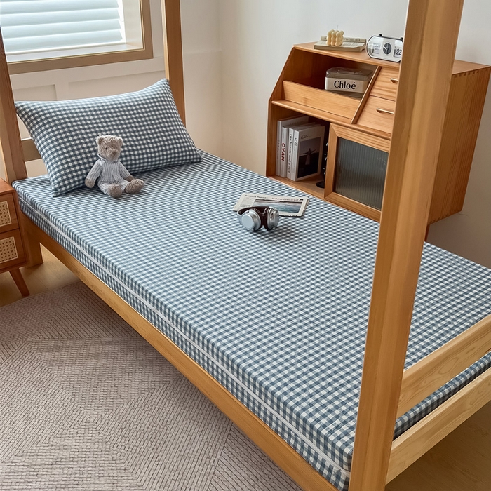 91家纺网 家纺一手货源 找家纺 九沐良品 2025新款全棉纯棉色织水洗棉学生三件套六件套大礼包 浅蓝小格