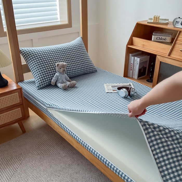 91家纺网 家纺一手货源 找家纺 九沐良品 2025新款全棉纯棉色织水洗棉学生三件套六件套大礼包 浅蓝小格