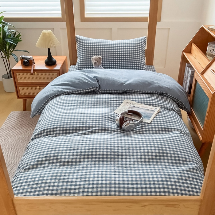 91家纺网 家纺一手货源 找家纺 九沐良品 2025新款全棉纯棉色织水洗棉学生三件套六件套大礼包 浅蓝小格