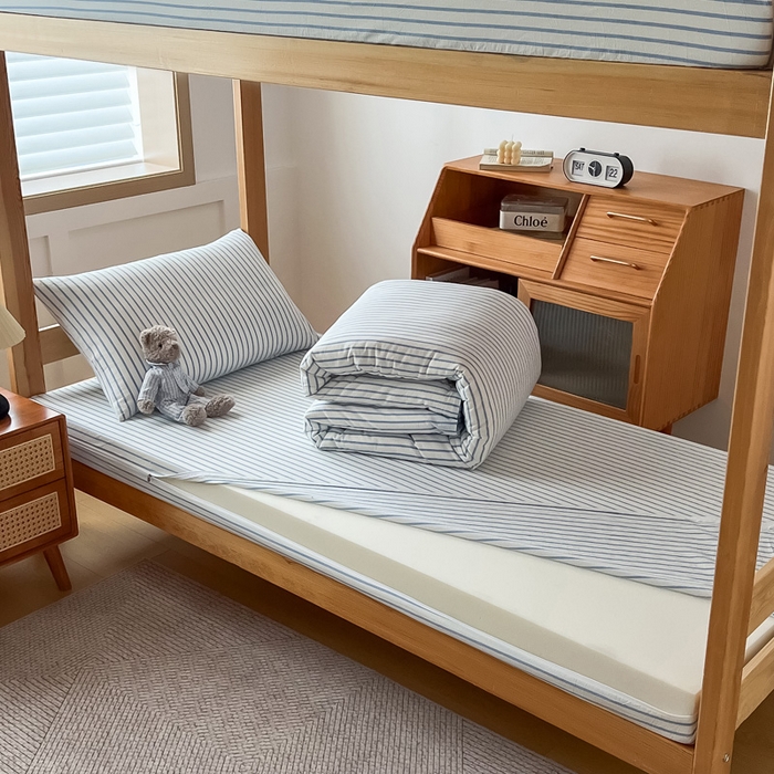 91家纺网 家纺一手货源 找家纺 九沐良品 2025新款全棉纯棉色织水洗棉学生三件套六件套大礼包 青春-海兰