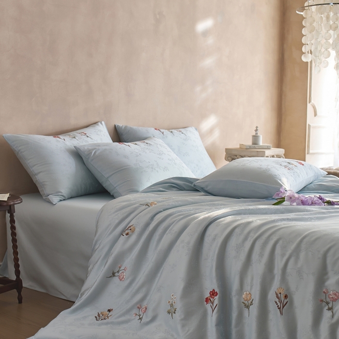 91家纺网 家纺一手货源 找家纺 初拾 2025新款全棉纯棉提花刺绣系列—栀子花信 栀子花信-海水蓝