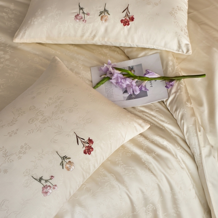 91家纺网 家纺一手货源 找家纺 初拾 2025新款全棉纯棉提花刺绣系列—栀子花信 栀子花信-奶昔白