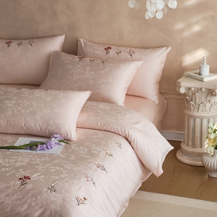 91家纺网 家纺一手货源 找家纺 初拾 2025新款全棉纯棉提花刺绣系列—栀子花信 栀子花信-樱落粉