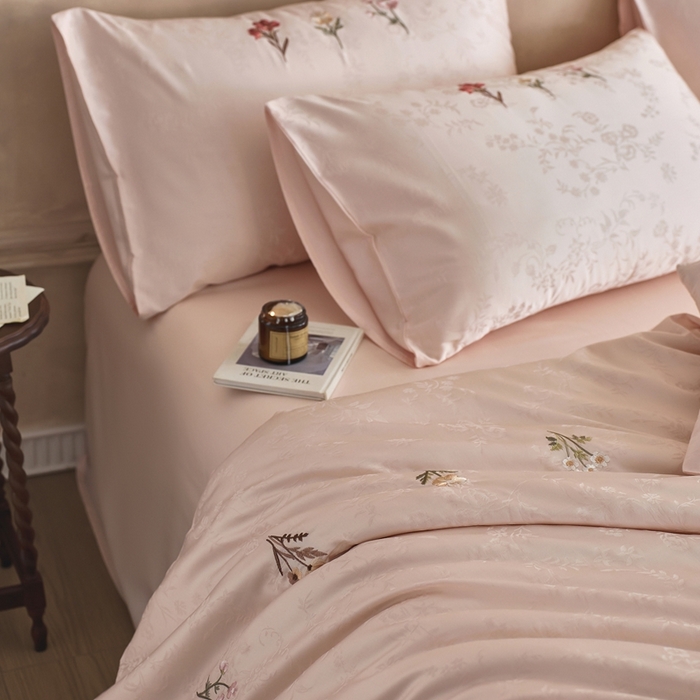 91家纺网 家纺一手货源 找家纺 初拾 2025新款全棉纯棉提花刺绣系列—栀子花信 栀子花信-樱落粉