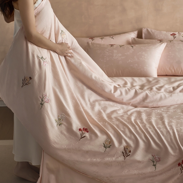 91家纺网 家纺一手货源 找家纺 初拾 2025新款全棉纯棉提花刺绣系列—栀子花信 栀子花信-樱落粉