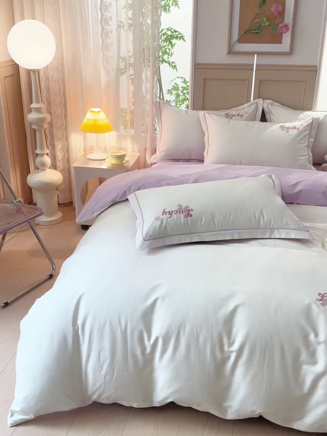 91家纺网 家纺一手货源 找家纺 登登家纺 2025新款A类长绒棉刺绣四件套-卡通 兔熊-白紫