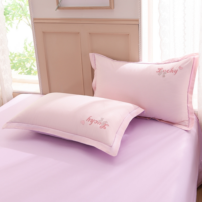 91家纺网 家纺一手货源 找家纺 登登家纺 2025新款A类长绒棉刺绣四件套-卡通 兔熊-粉紫