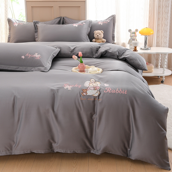 91家纺网 家纺一手货源 找家纺 登登家纺 2025新款A类长绒棉刺绣四件套-卡通 兔熊-灰