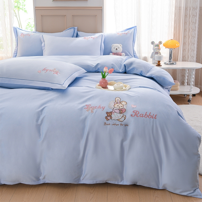 91家纺网 家纺一手货源 找家纺 登登家纺 2025新款A类长绒棉刺绣四件套-卡通 兔熊-蓝