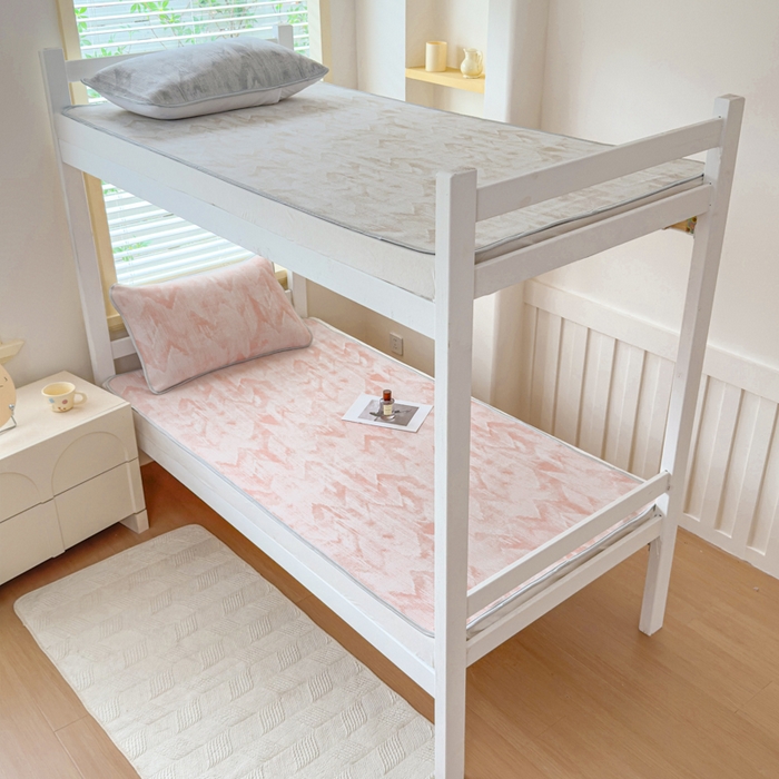 91家纺网 家纺一手货源 找家纺 （总）小萌虎 2025新款亲肤舒适学生宿舍凉席PE凉感凉席席子