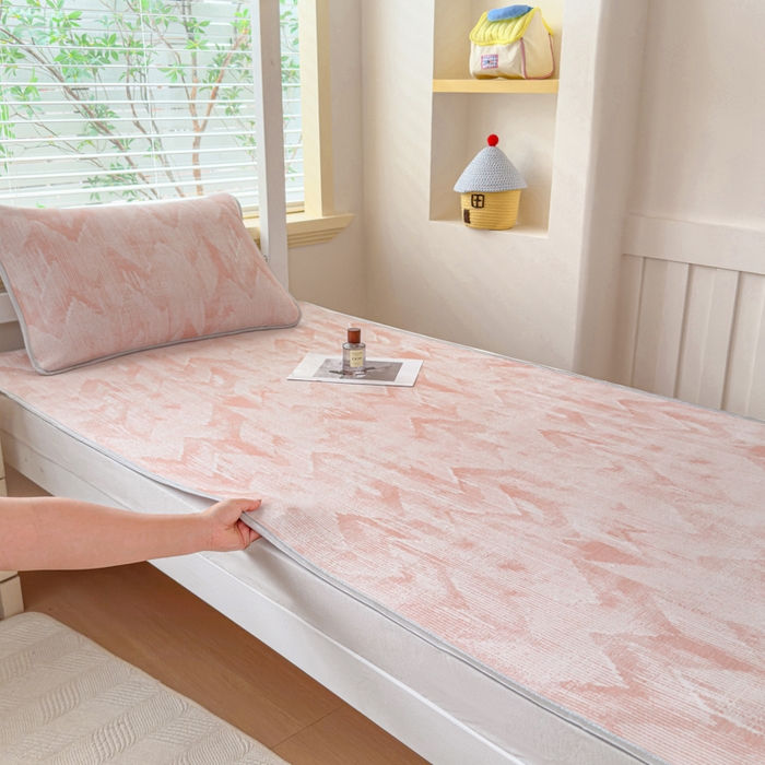 91家纺网 家纺一手货源 找家纺 （总）小萌虎 2025新款亲肤舒适学生宿舍凉席PE凉感凉席席子