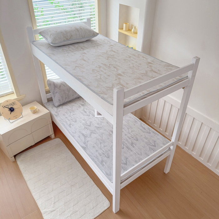 91家纺网 家纺一手货源 找家纺 小萌虎 2025新款亲肤舒适学生宿舍凉席PE凉感凉席席子 学生款山溪-灰