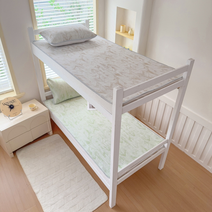 91家纺网 家纺一手货源 找家纺 小萌虎 2025新款亲肤舒适学生宿舍凉席PE凉感凉席席子 学生款山溪-绿