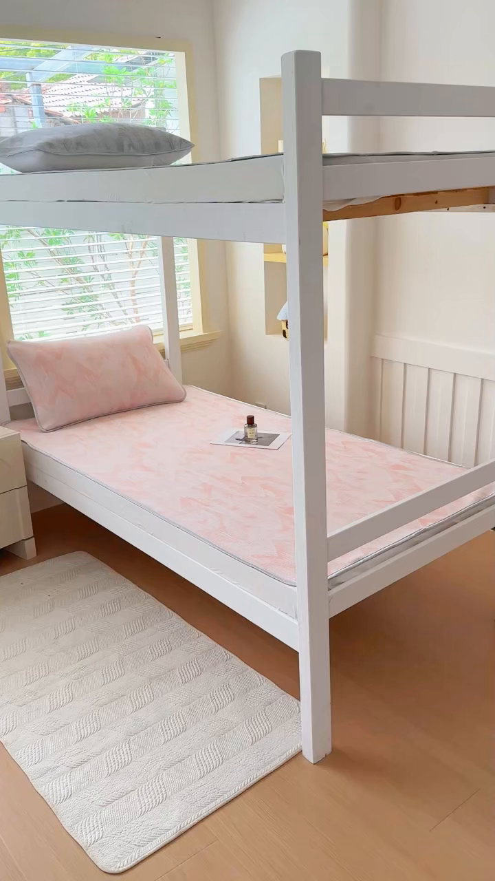 91家纺网 家纺一手货源 找家纺 小萌虎 2025新款亲肤舒适学生宿舍凉席PE凉感凉席席子 学生款山溪-粉