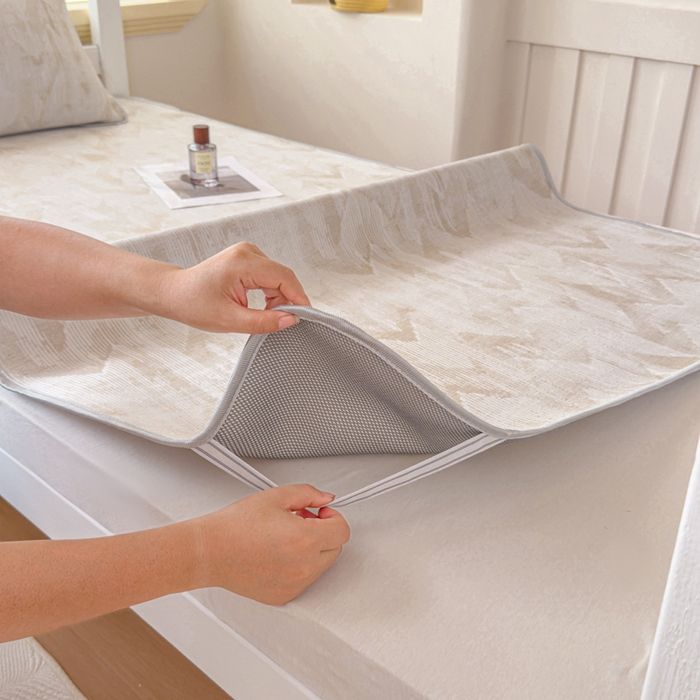 91家纺网 家纺一手货源 找家纺 小萌虎 2025新款亲肤舒适学生宿舍凉席PE凉感凉席席子 学生款山溪-咖