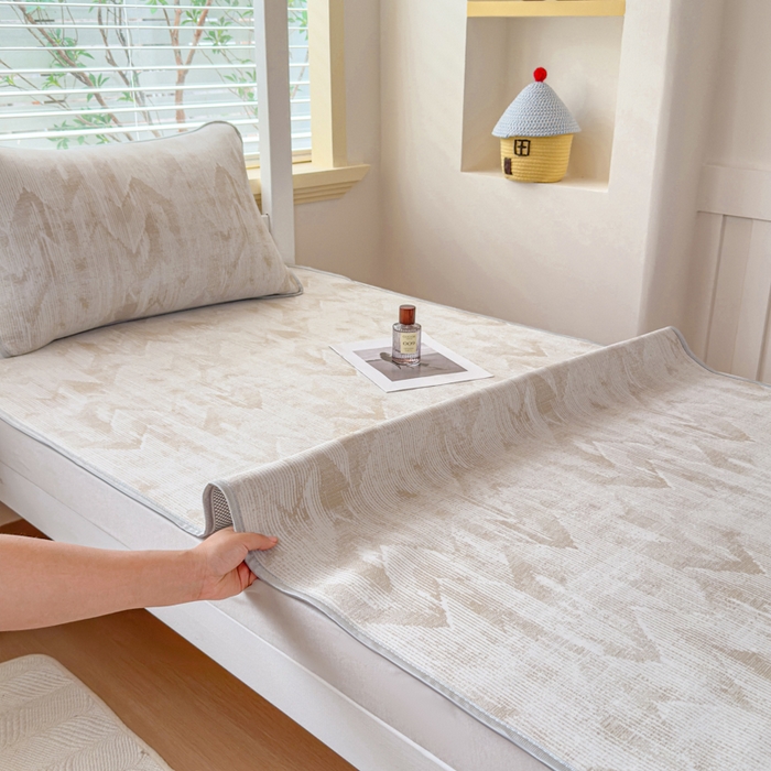 91家纺网 家纺一手货源 找家纺 小萌虎 2025新款亲肤舒适学生宿舍凉席PE凉感凉席席子 学生款山溪-咖