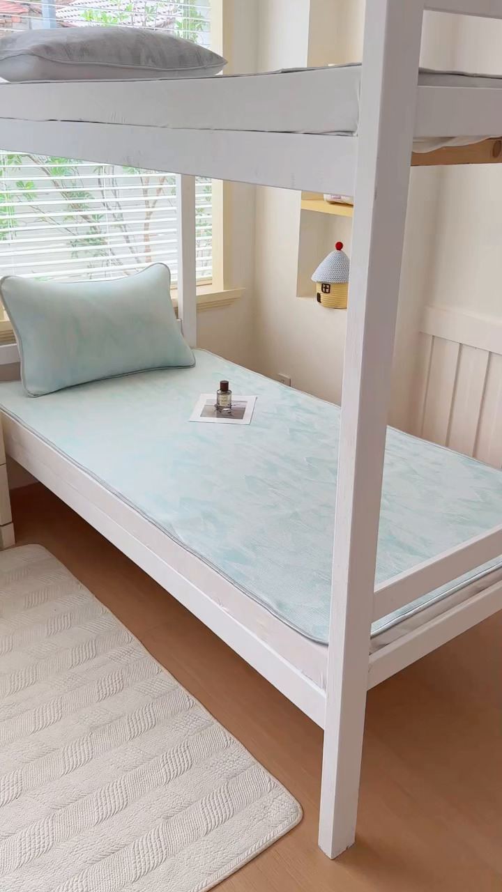 91家纺网 家纺一手货源 找家纺 小萌虎 2025新款亲肤舒适学生宿舍凉席PE凉感凉席席子 学生款山溪-蓝