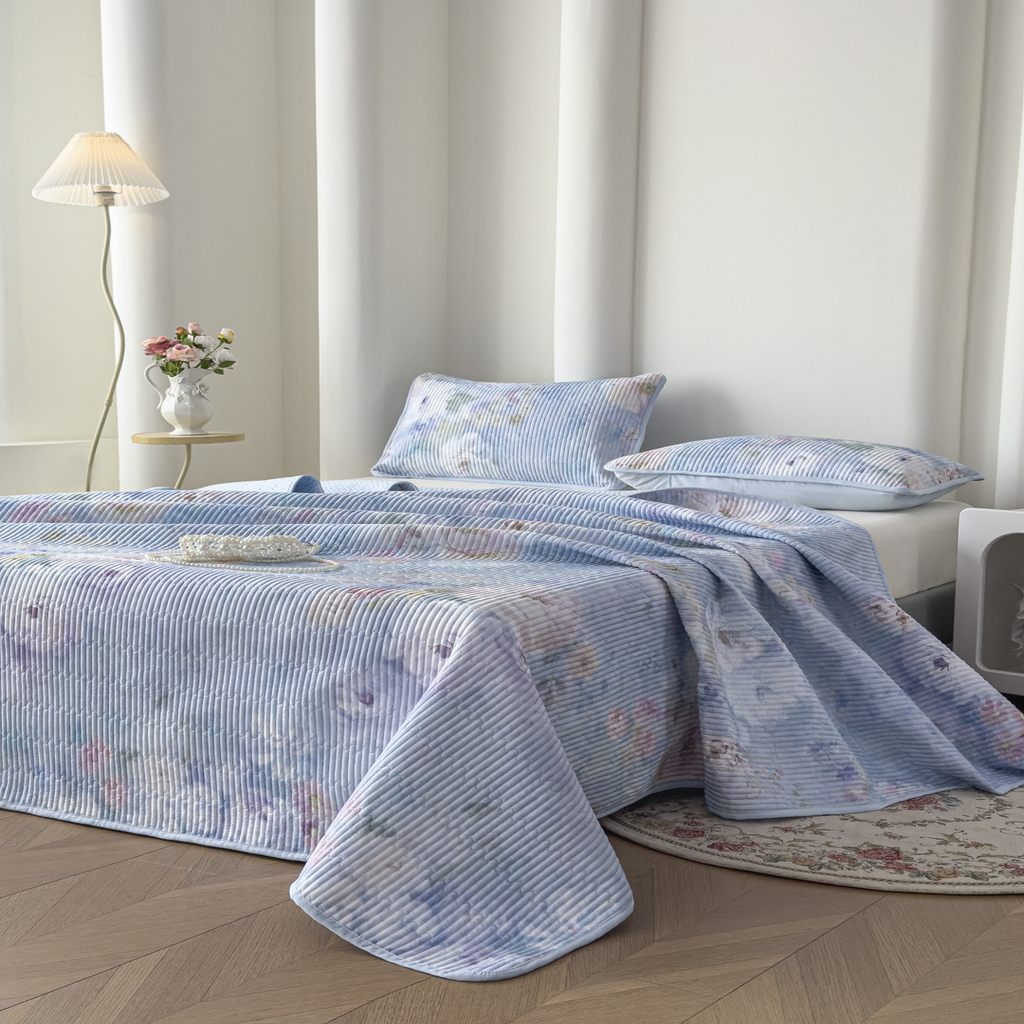 91家纺网 家纺一手货源 找家纺 橘夏家纺 2025新款莱赛尔天丝轻奢风多功能床盖三件套软凉席盖毯  朝花夕拾