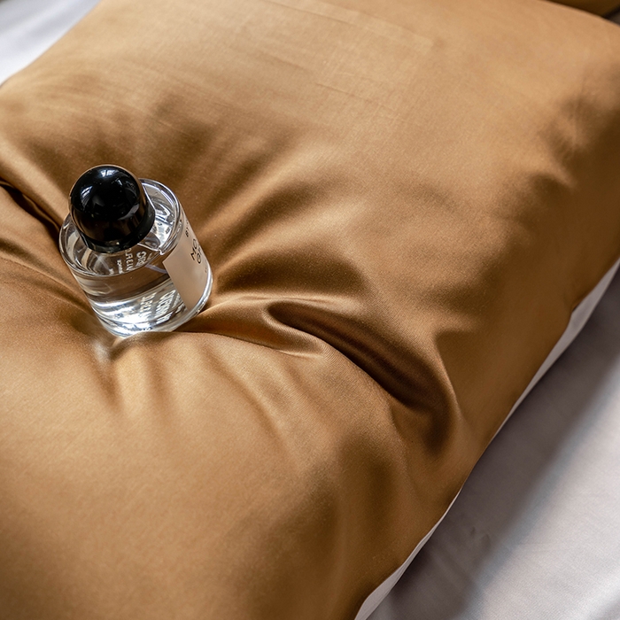 91家纺网 家纺一手货源 找家纺 （总）威克凯丽 2025新款60支纯色兰精天丝四件套--风格一